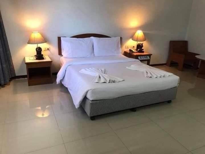 נאקהון סאוואן Vatchara Northgate Hotel מראה חיצוני תמונה