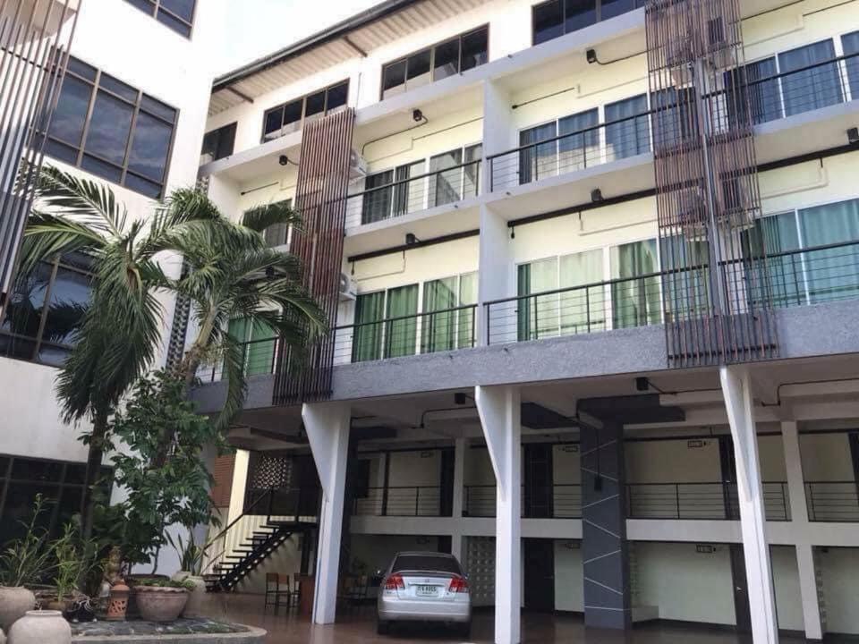 נאקהון סאוואן Vatchara Northgate Hotel מראה חיצוני תמונה